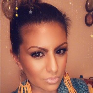 Meet your Posher, Sylvia